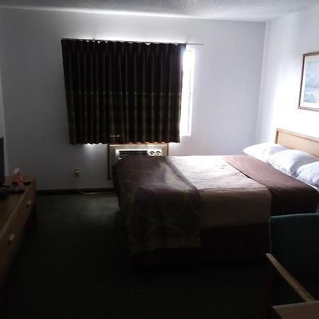 Amerihost Inn & Suites Kingdom City Ngoại thất bức ảnh