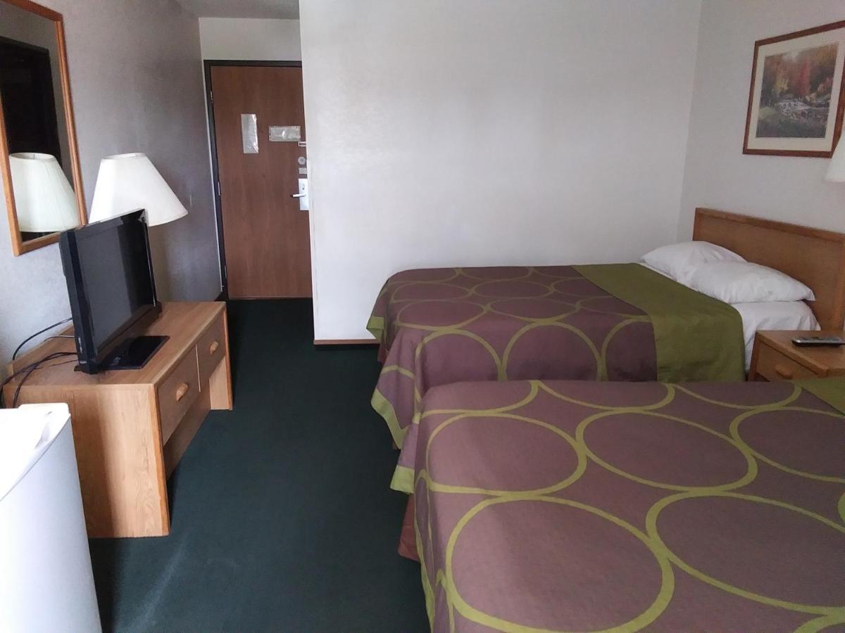 Amerihost Inn & Suites Kingdom City Ngoại thất bức ảnh