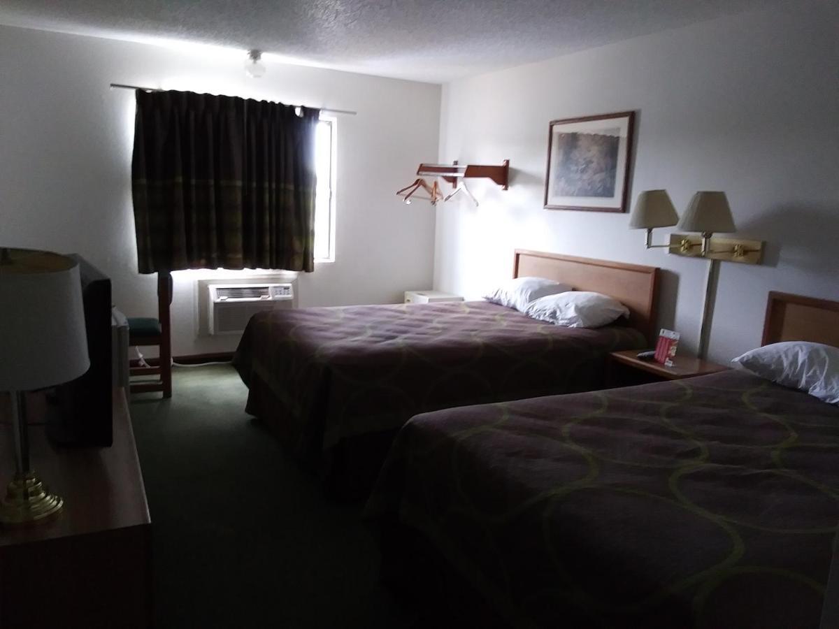 Amerihost Inn & Suites Kingdom City Ngoại thất bức ảnh